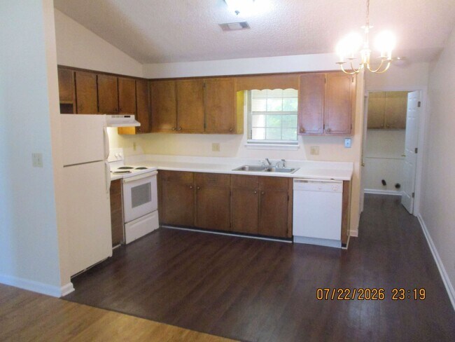 Building Photo - 105 Gala Ct