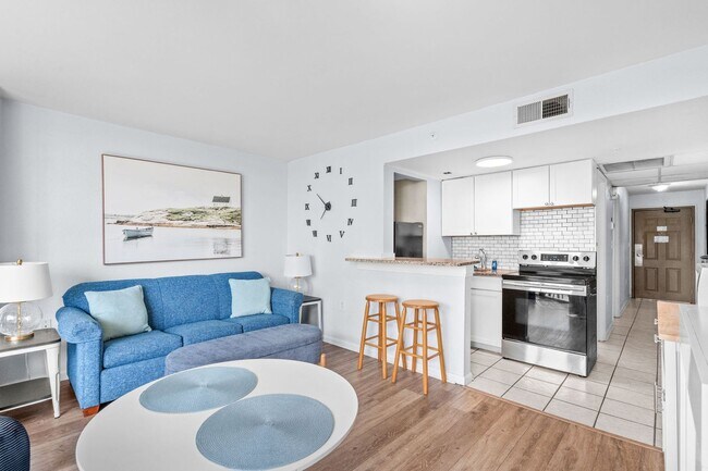Building Photo - 2310 N Ocean Blvd