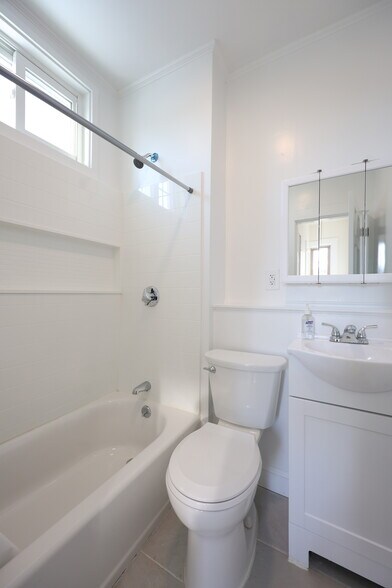 Building Photo - 31 June St