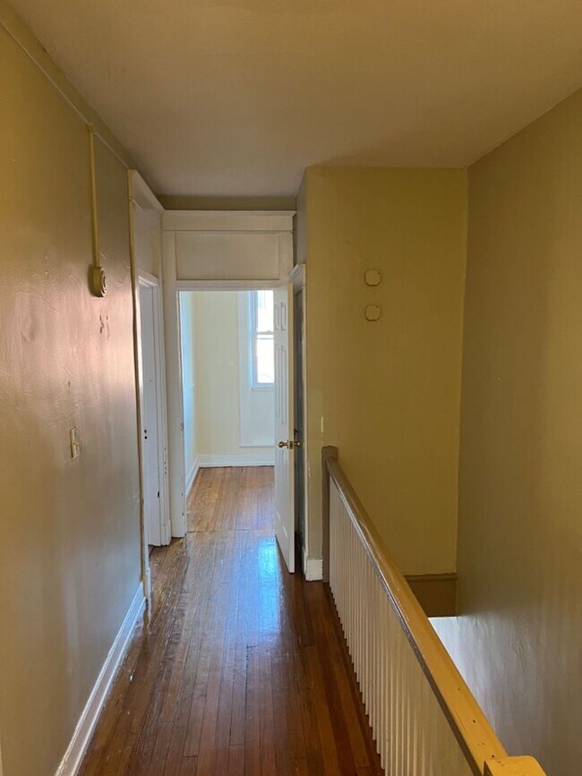 Building Photo - 117 S Stafford Ave