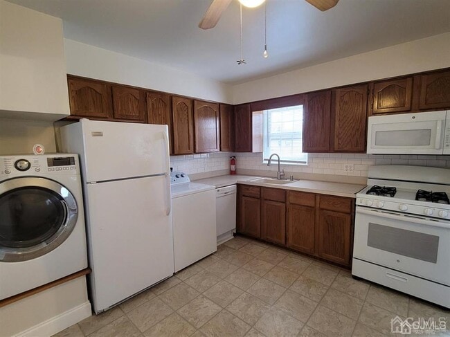 Building Photo - 94 Garfield Ave