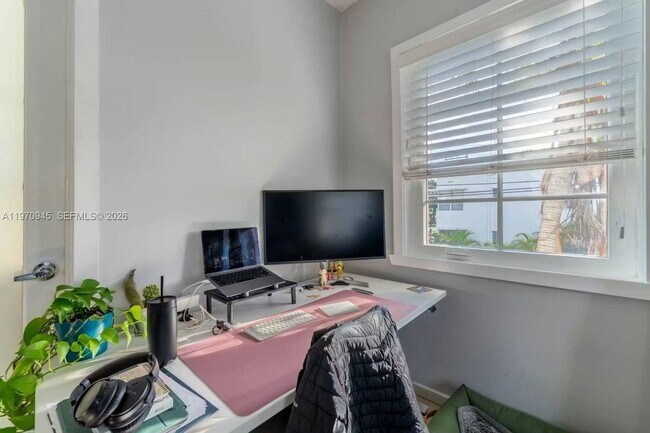 Building Photo - 1061 Michigan Ave