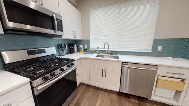 Kitchen - 2409 Ridge Ave