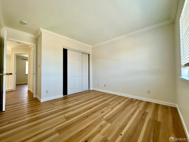 Building Photo - 923 Ferro Dr