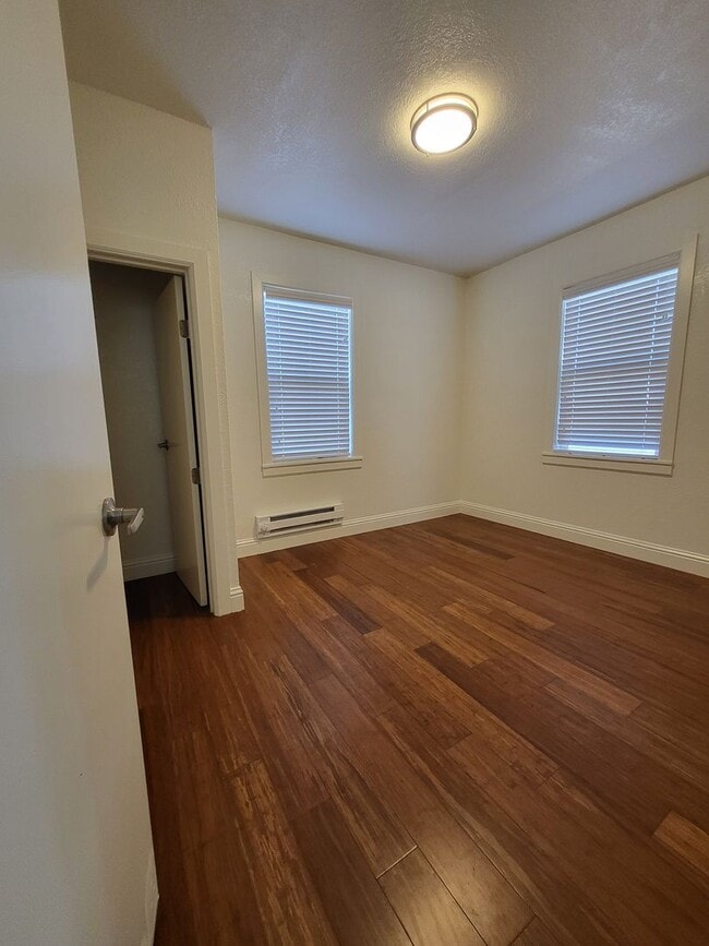 Building Photo - Dollhouse Style Home in El Sobrante