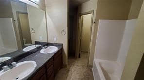 Building Photo - 1418 Julie St