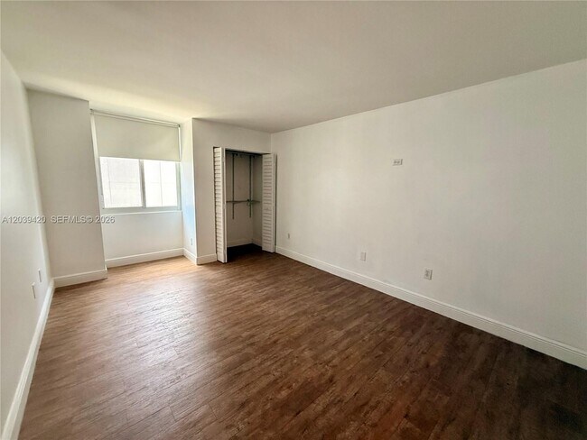 Building Photo - 800 N Miami Ave