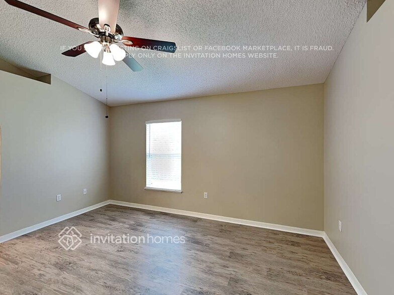 Building Photo - 2220 Brookshire Cir