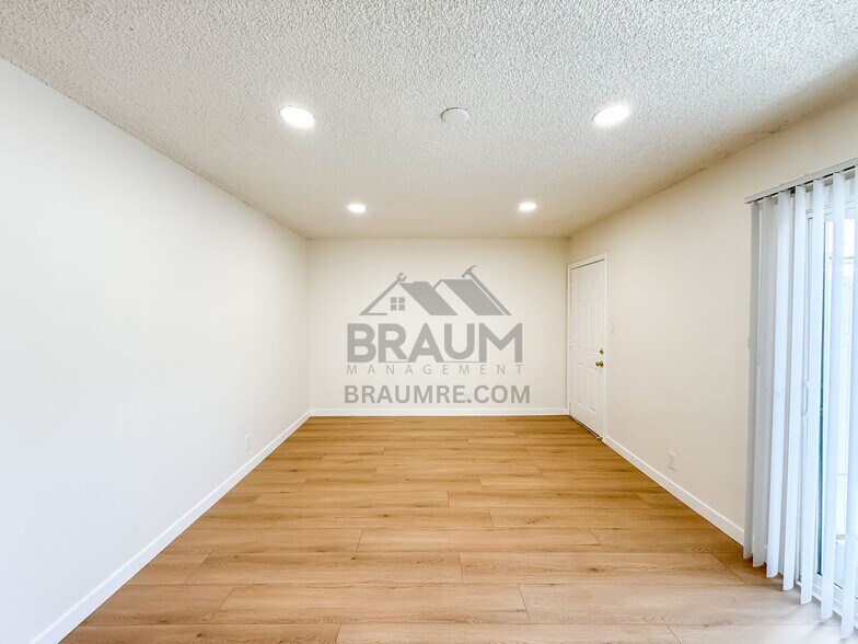 Building Photo - 5433 Sepulveda Blvd