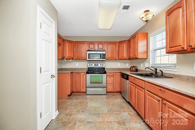 Building Photo - 7115 Simbrah Way