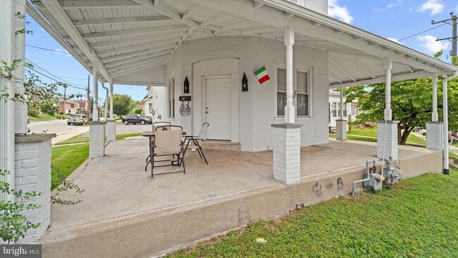 Building Photo - 203 S Springfield Rd