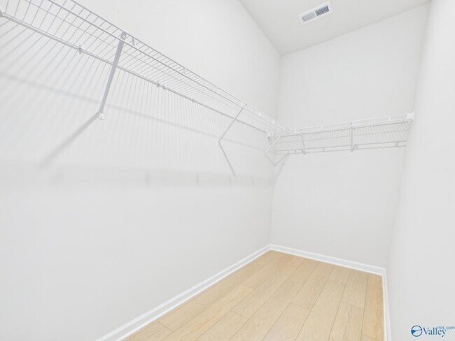 Building Photo - 15433 GRAYSON CIR