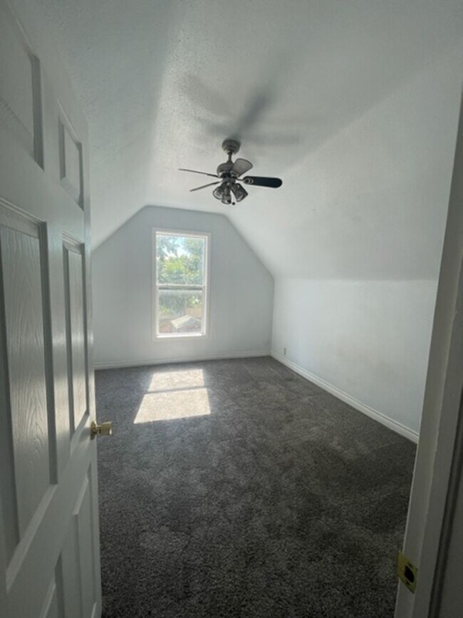 Building Photo - Charming Victorian Home in the Desirable Cole Neighborhood!- Available Early July!!