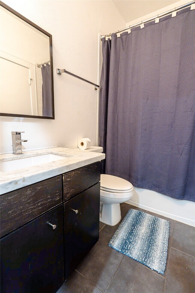 Building Photo - 1205 Summer St