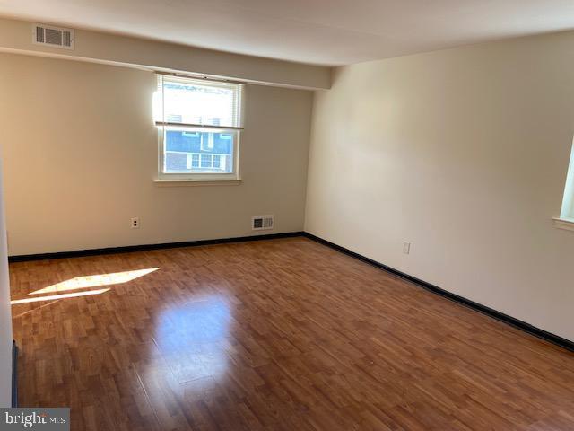 Building Photo - 612 COUNTRY