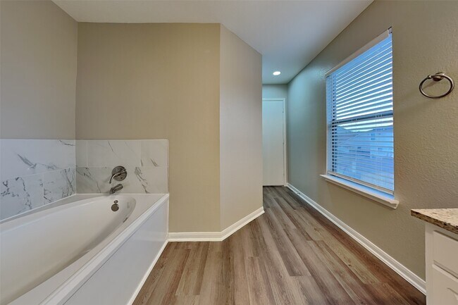 Building Photo - 29527 Legends Stone Dr
