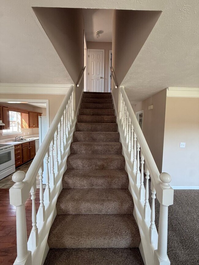 Building Photo - Convenient Murfreesboro Living – 3 Bed, 2 Bath with 2-Car Garage