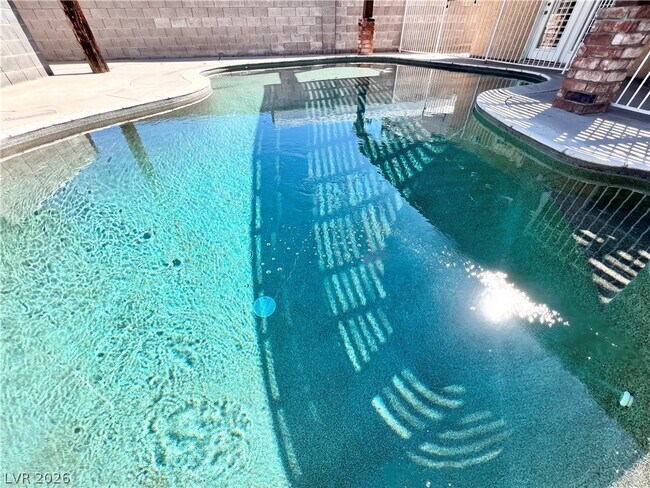 Building Photo - 6446 Meadowlark Ln