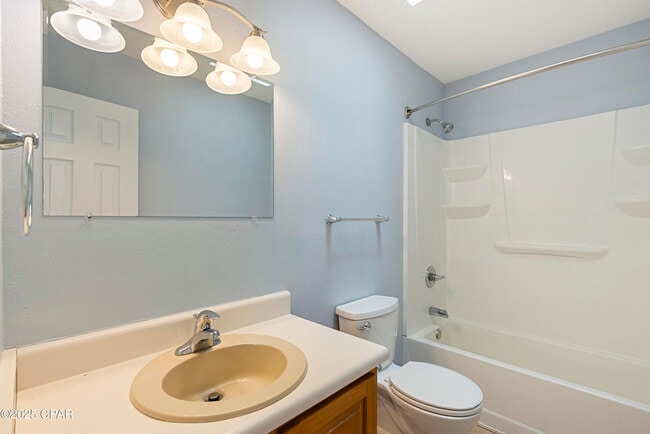 Building Photo - 6453 Oak Shr Dr