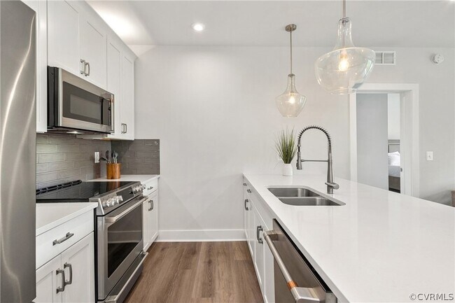 Building Photo - 5326 Old Main St