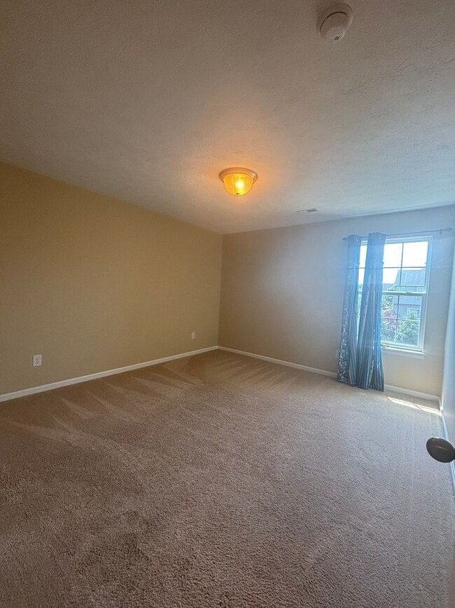 Building Photo - Spacious 4-Bedroom 2.5 Bath Gem in Avon, OH!