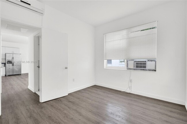 Building Photo - 402 NW 12th Ave