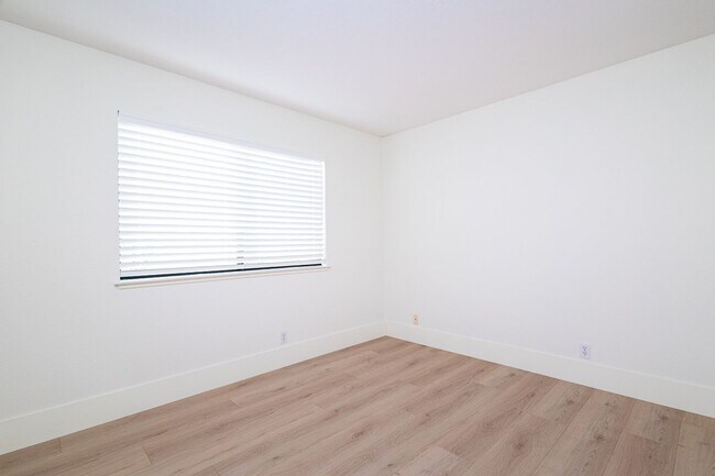 Building Photo - 11859 S Carson Way