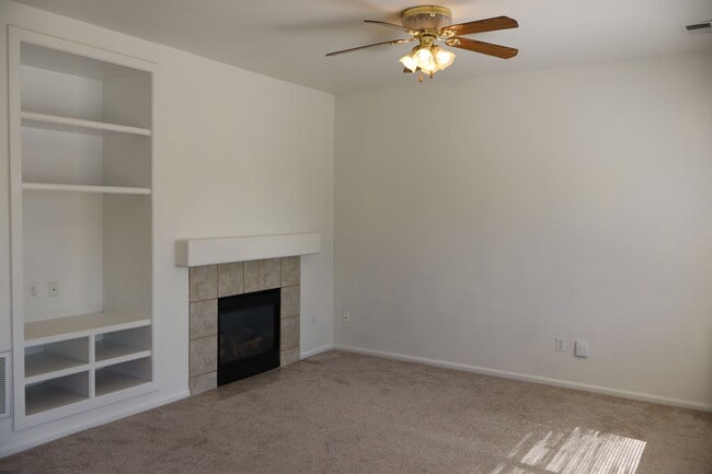 Building Photo - Beautiful 3 Bedroom Home in North Fort Col...