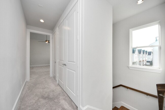 Building Photo - 826 Cage St