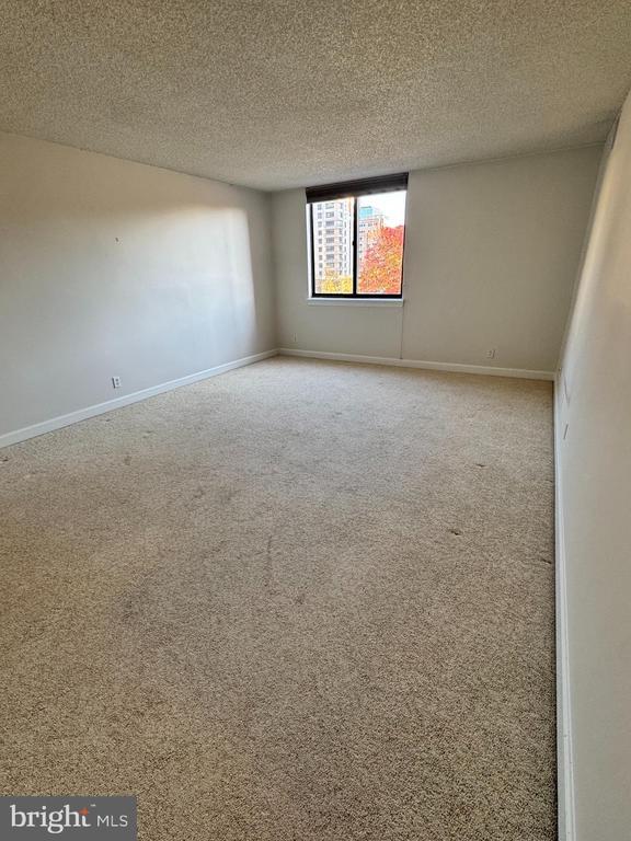 Building Photo - 3800 Fairfax Dr