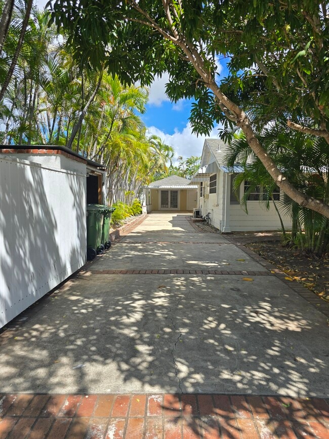 Building Photo - 4526 Aukai Ave