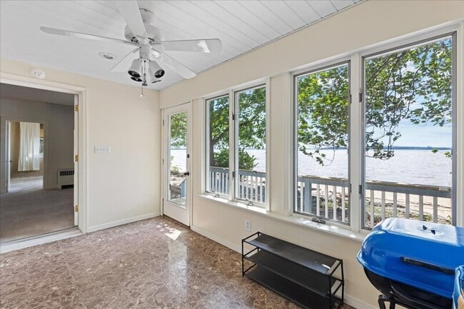 Building Photo - 309 S River Walk