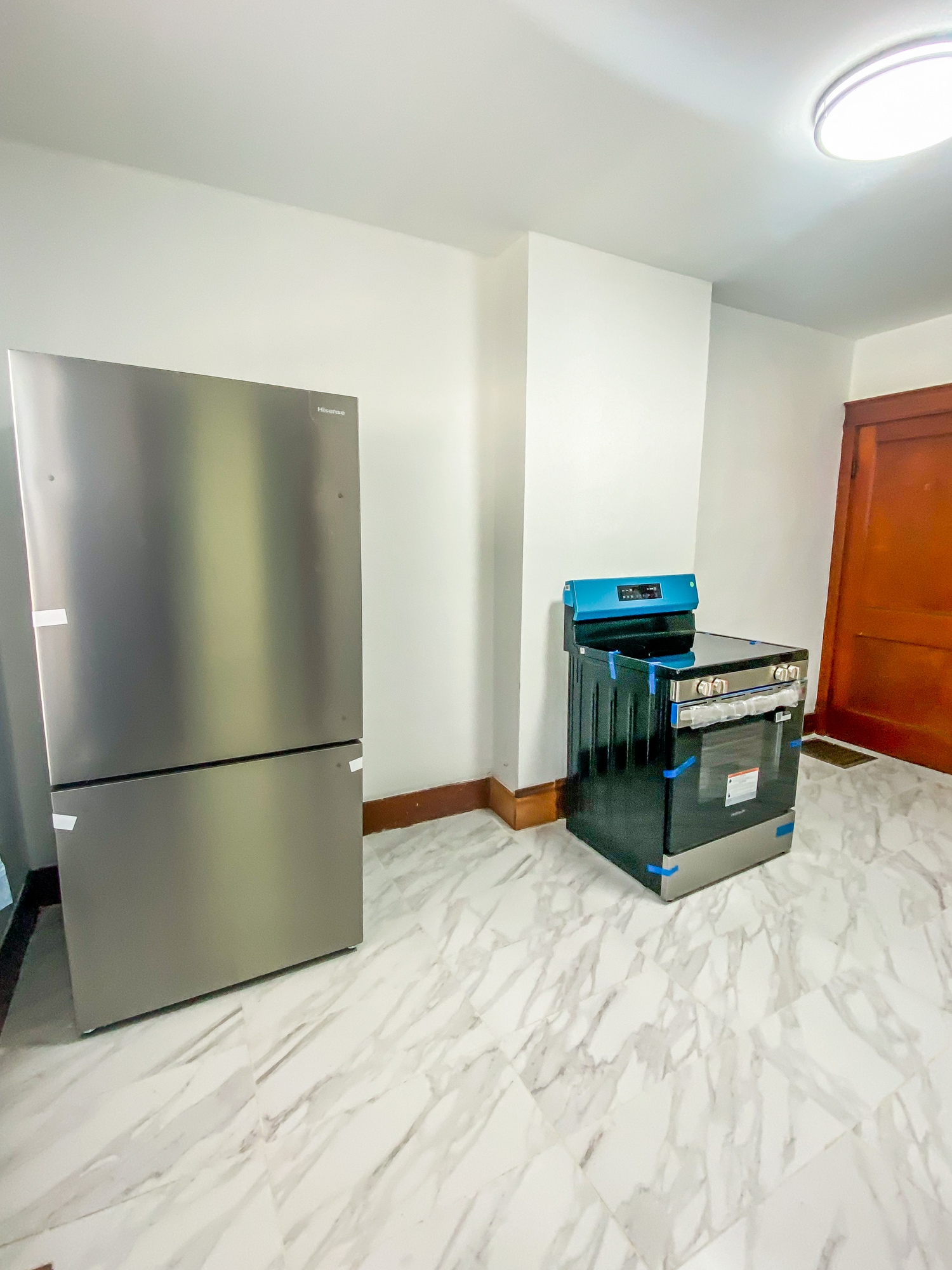 Building Photo - 8 Howe St