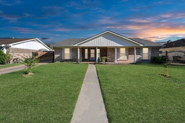 Primary Photo - 9222 Sharpview Dr