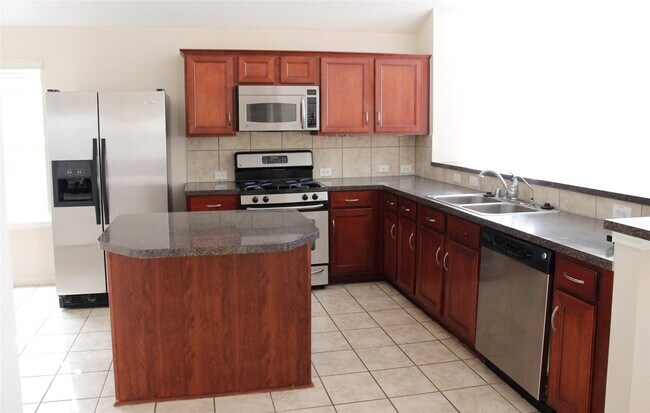 Building Photo - 1722 Lansing Cove Dr