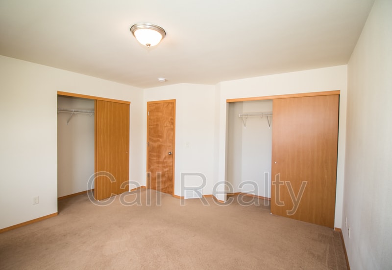 Building Photo - 2105 N Eden Rd