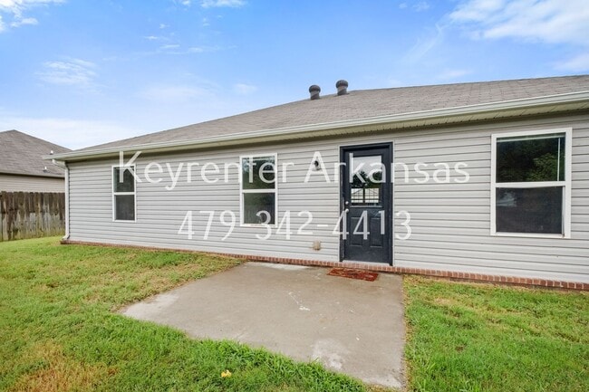 Building Photo - Gorgeous 4 bedroom home!