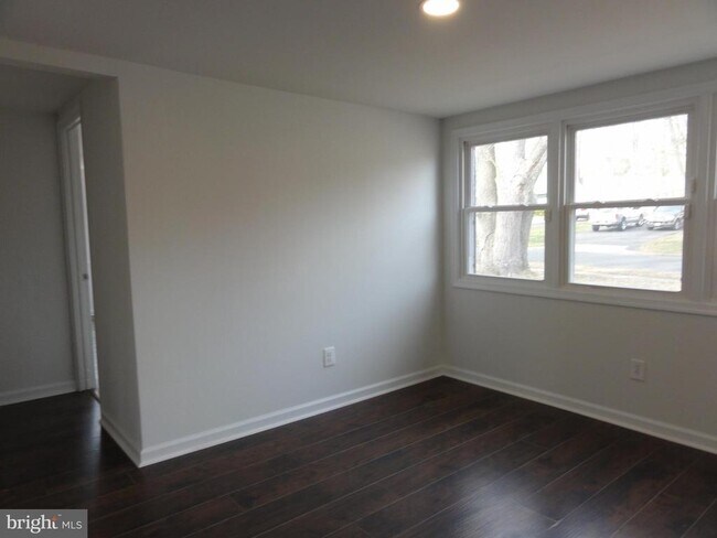 Building Photo - 7029 Woodley Ln