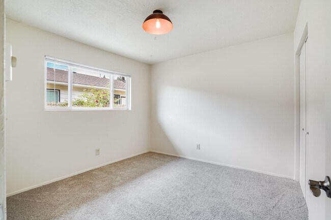 Building Photo - 2203-2215 NE 81st Avenue