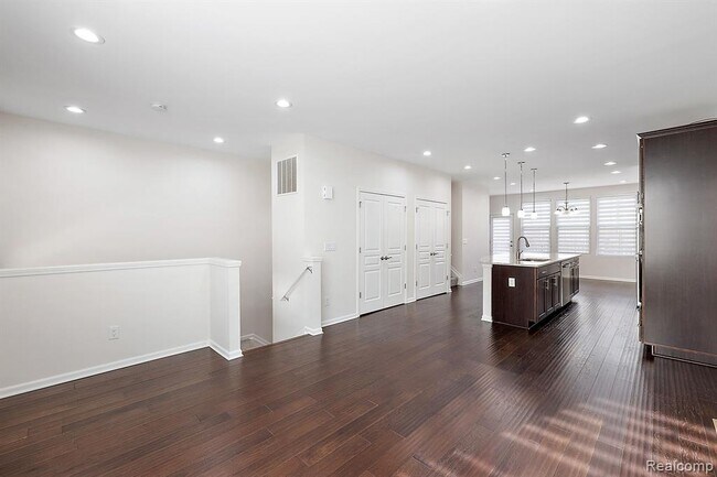 Building Photo - 2884 Glenbar Cir