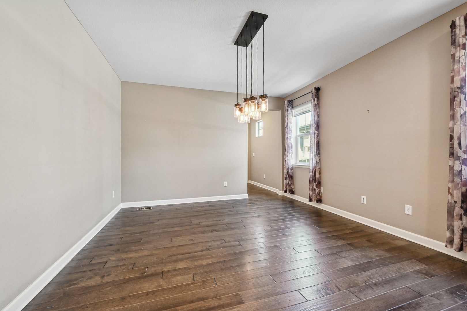 Building Photo - 917 Old Wagon Trail Cir