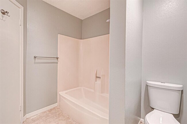 Building Photo - 7983 Kendalia Dr
