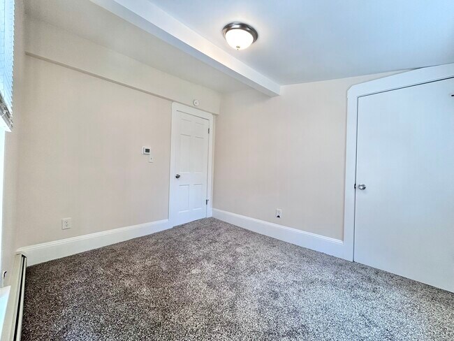 Building Photo - 32 Starr St