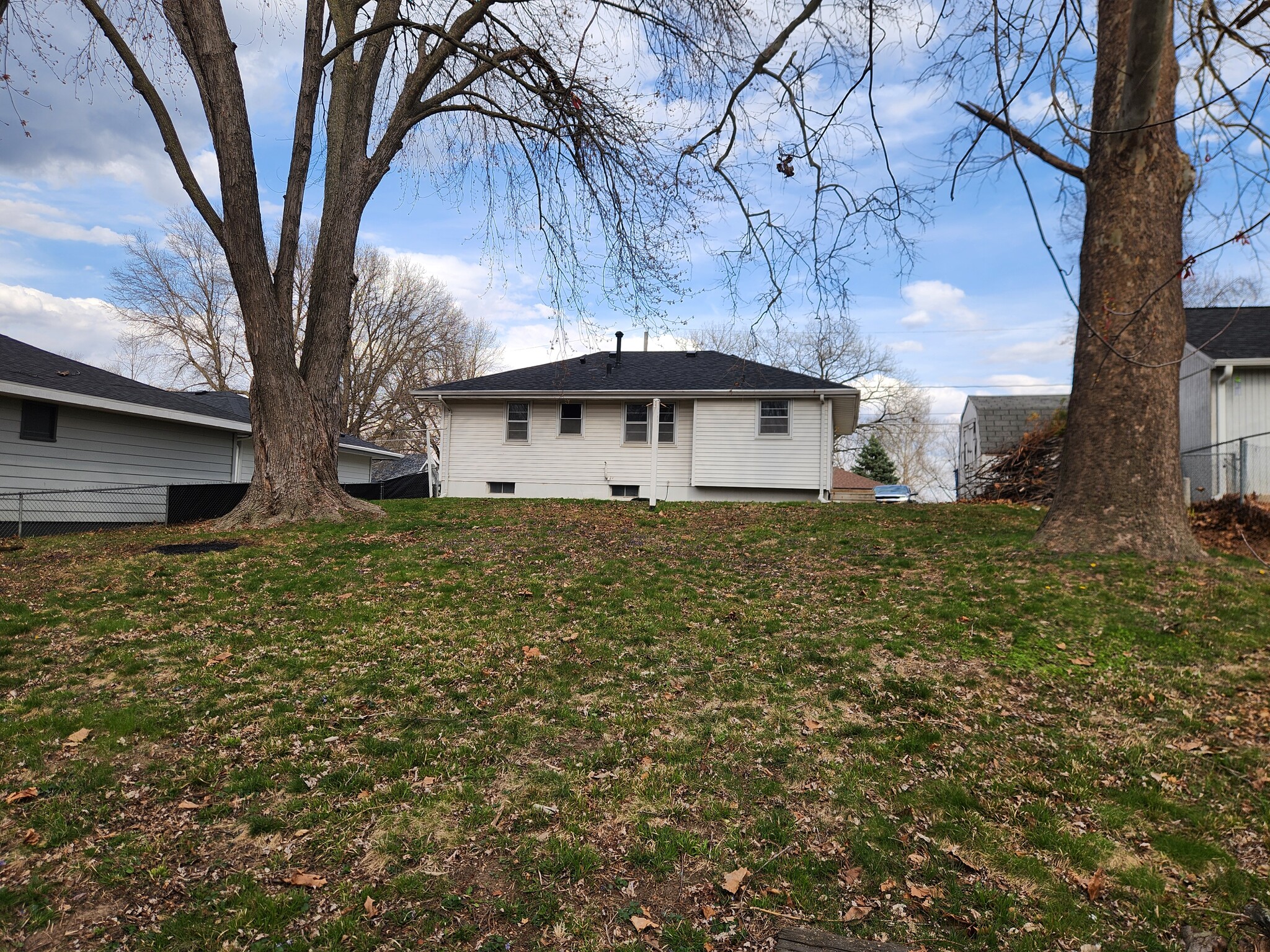 Yard - 4044 52nd St
