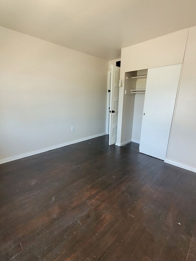 Building Photo - 3 bedroom house York