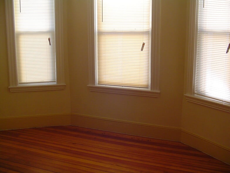 Building Photo - 73 Cottage St