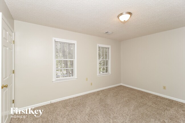 Building Photo - 227 Vienna Way