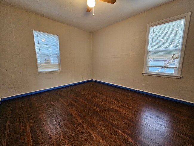 Building Photo - 754 Durbin St