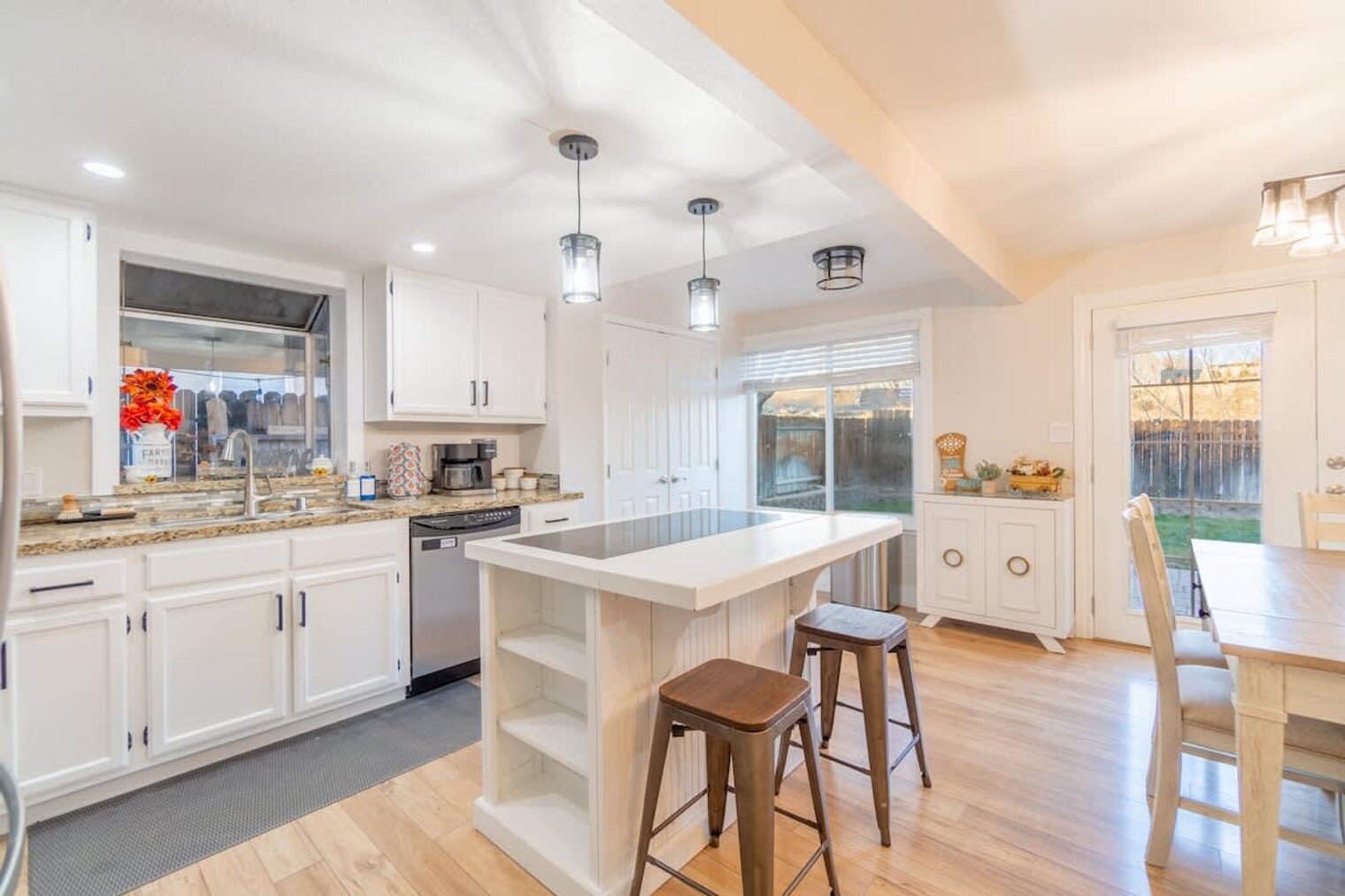 Building Photo - 6511 Enchanted Valley Dr