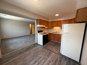 Building Photo - Indian Village Apartments 2 Bedroom/1.5 Ba...